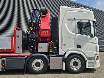 Scania R590 V8 8x2 / HMF 9520 CRANE - JIB - WINCH / TRACTOR